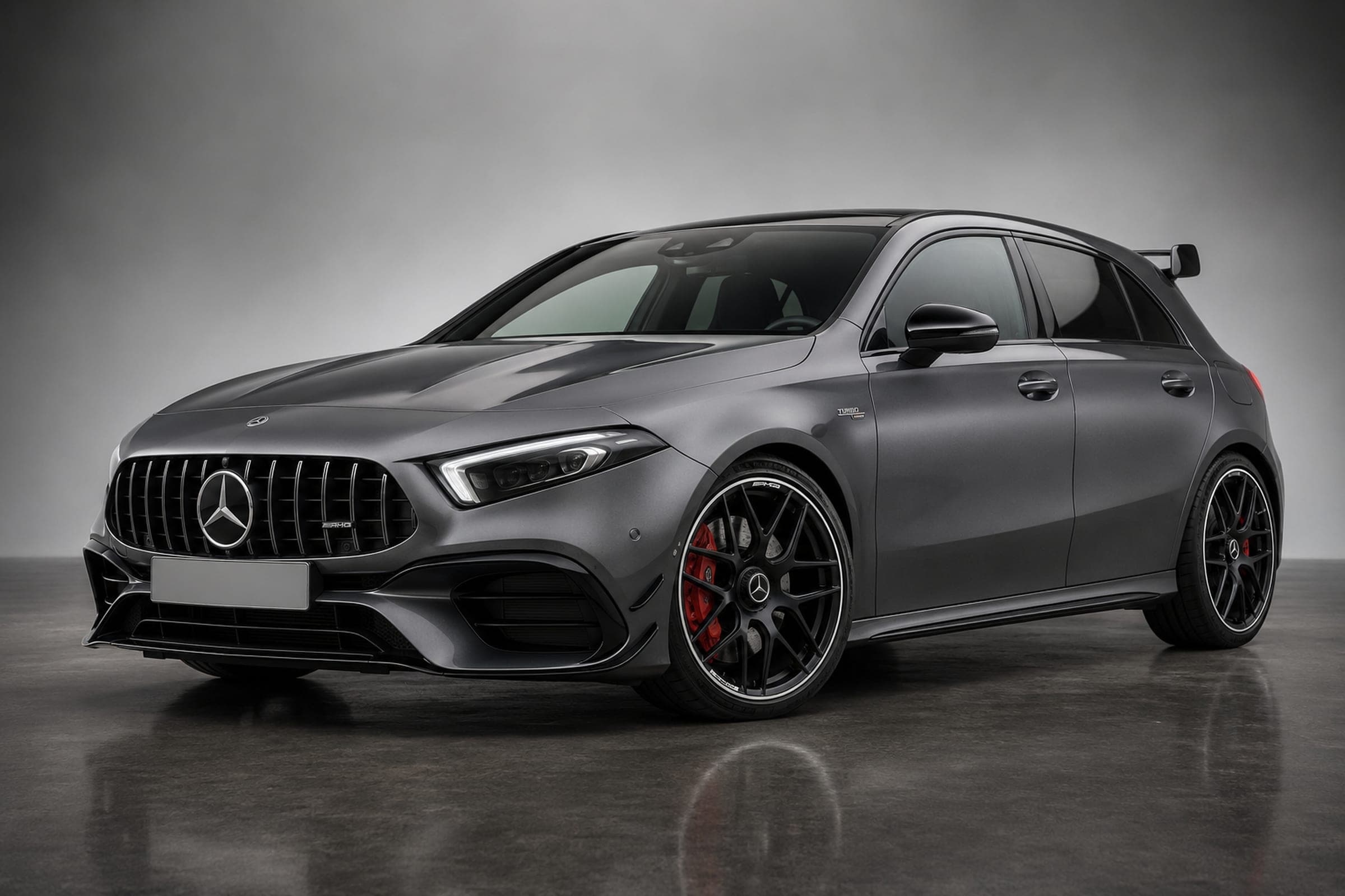Mercedes-AMG A45 S frontal lateral